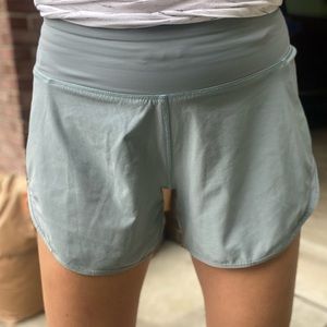 Lululemon speed up high rise lined short 4"